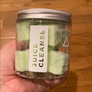 Harper + Ari Exfoliating sugar cubes